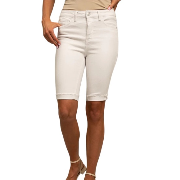 Harmony & Havoc Shorts White Denim Bermuda Shorts With Fringe Hem